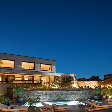 Villa Merapi Sveti Lovreč Pazenatički Exterior foto