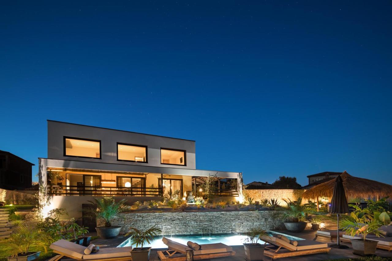 Villa Merapi Sveti Lovreč Pazenatički Exterior foto